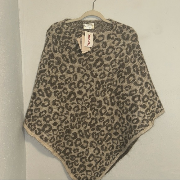 Ulysse Nardin Brown and Black Shrug Poncho Sweater - Picture 1 of 4